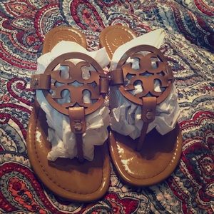 Barely worn Tory Burch Patent Sand Miller Sandals